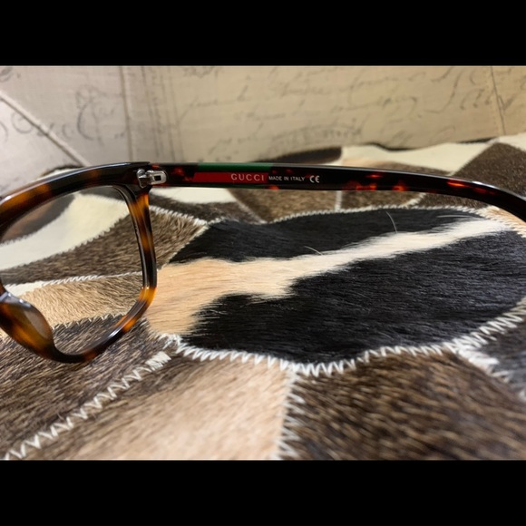 Beautiful clean Gucci Eyeglasses in perfect condition! - Picture 5 of 6